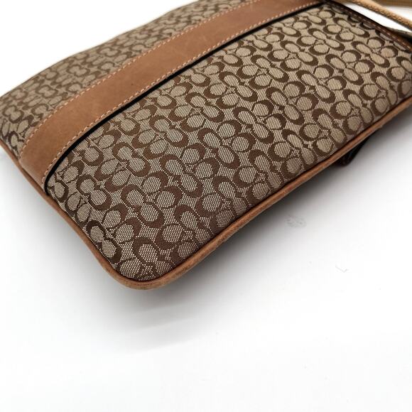 COACH Vintage Signature Micro C Swingback, Brown - Picture 8 of 10